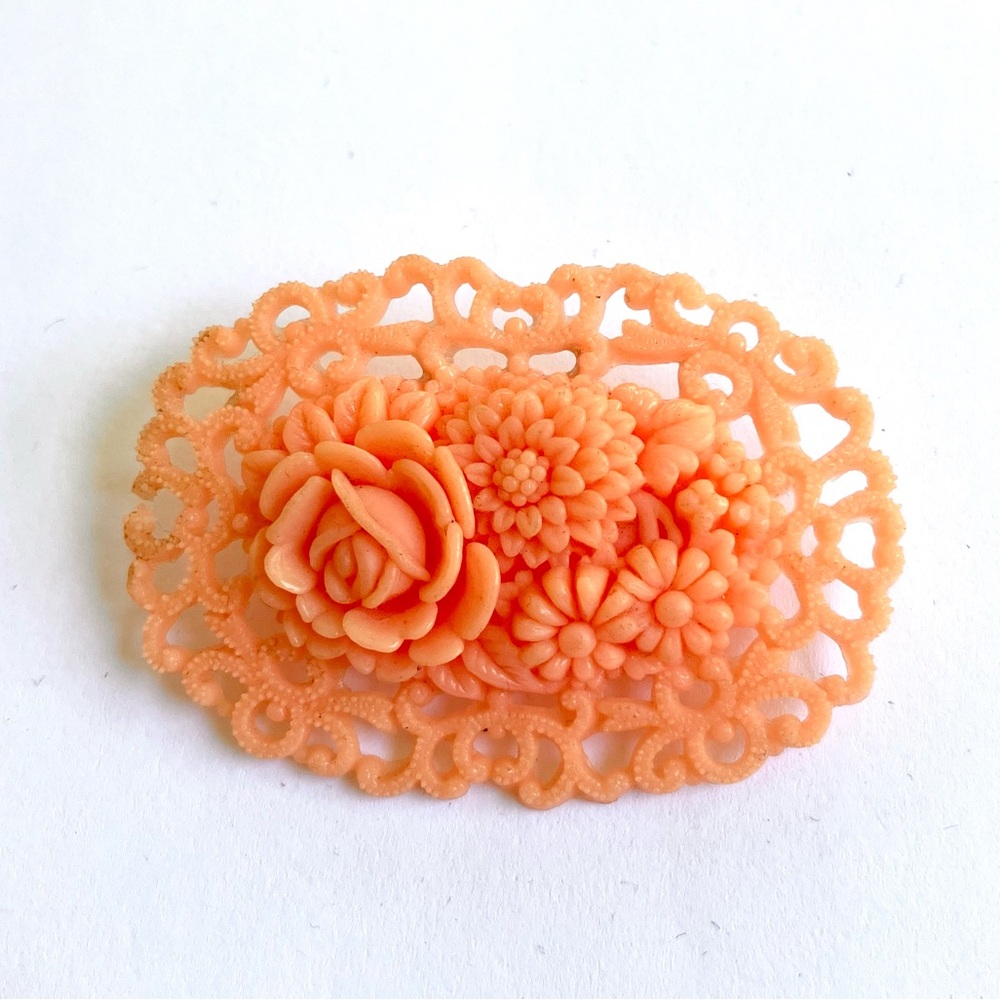 Vintage 40’s peach pink art deco flower floral celluloid brooch pin